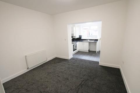 3 bedroom terraced house to rent, Branch Road, Burnley