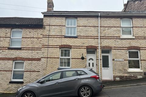 2 bedroom terraced house to rent, Alexandra Road, Newton Abbot