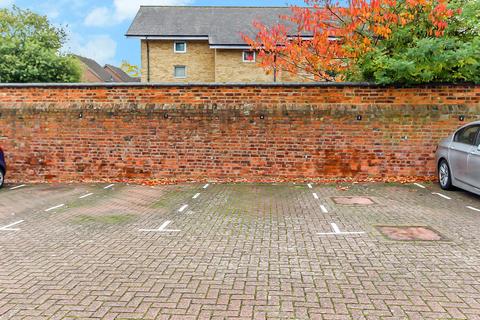 6 Archfield, Wellingborough, NN8 4HH