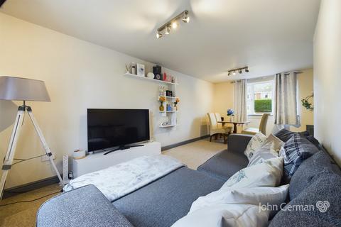 94 Pennycroft Road, Uttoxeter, ST14 7ET