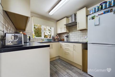 94 Pennycroft Road, Uttoxeter, ST14 7ET