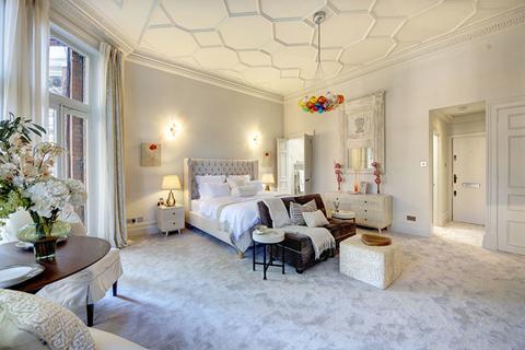 Studio for sale, Egerton Gardens, Knightsbridge SW3