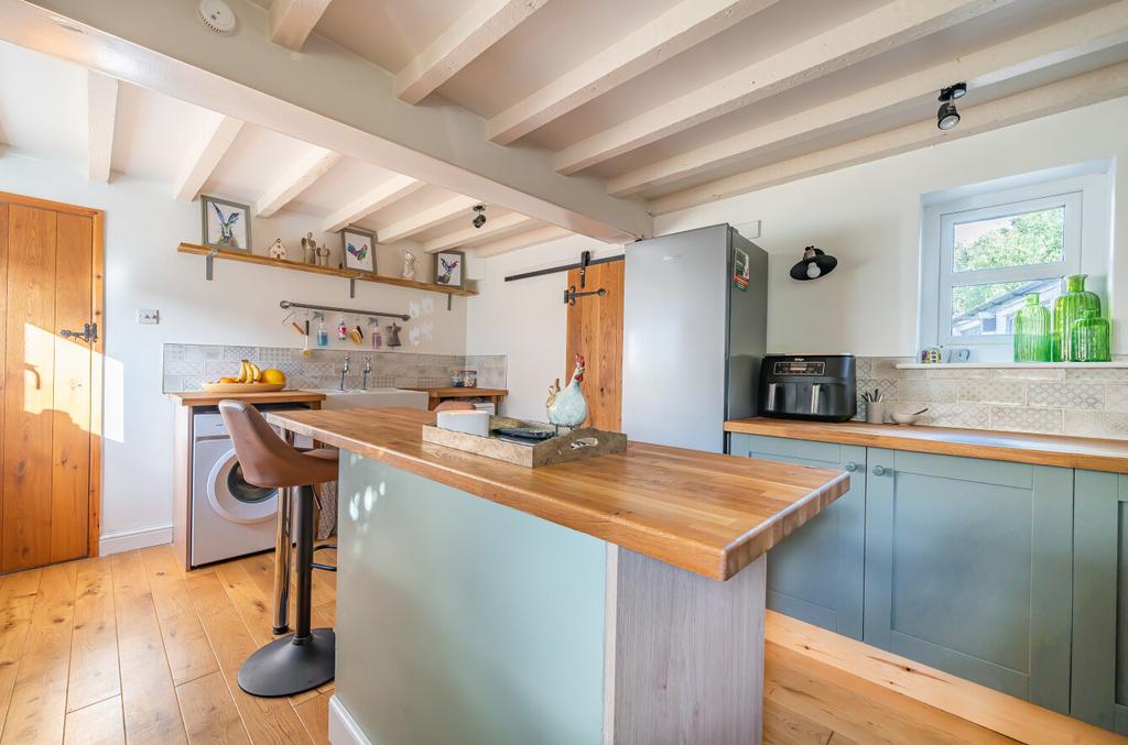 Road, Sedgeberrow... 3 bed detached house for sale £450,000