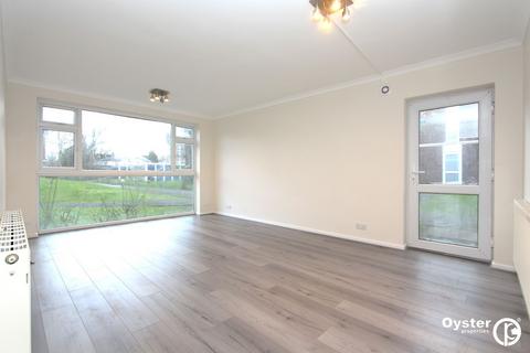 2 bedroom apartment to rent, Stratton Close, Edgware, HA8