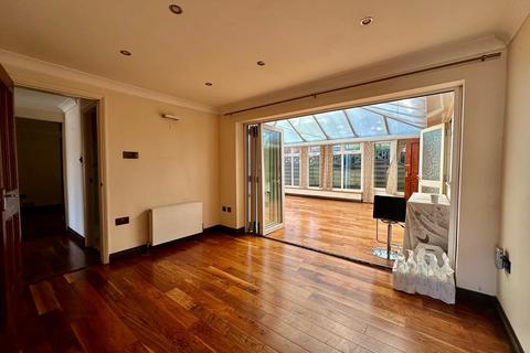 23 Brookside Crescent, Cuffley, Potters Bar, EN6 4QW