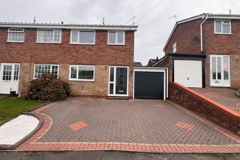 3 bedroom semi-detached house for sale, Linden Avenue, Burntwood