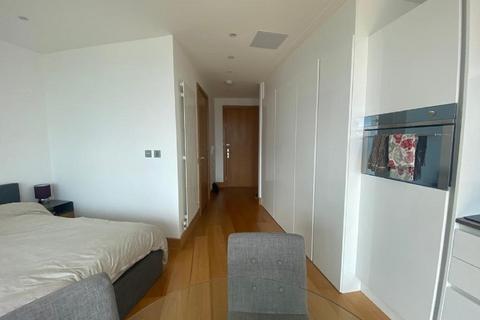 Studio to rent, Crossharbour Plaza, London E14