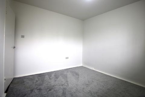 2 bedroom flat to rent, Fry Road, London