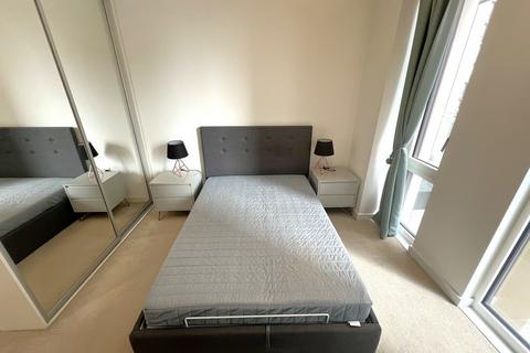 2 bedroom flat to rent, Perceval Square, College Road