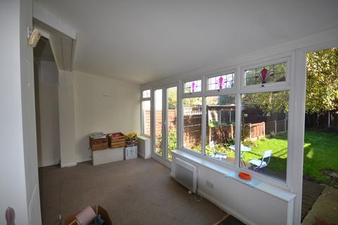 4 bedroom terraced house to rent, Eccleston Crescent, Romford