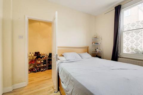 3 bedroom terraced house to rent, Cahir Street, Isle Of Dogs, London, E14