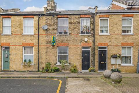 3 bedroom terraced house to rent, Cahir Street, Isle Of Dogs, London, E14