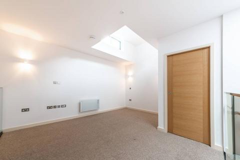 1 bedroom flat to rent, Highgate Road, Kentish Town, London, NW5