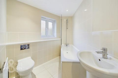 2 bedroom apartment for sale, Brian McCarter Gardens, Queens Hill, Norwich