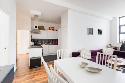 2 bedroom flat for sale, Shaftesbury Road, Forest Gate, London, E7