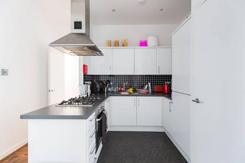 2 bedroom flat for sale, Shaftesbury Road, Forest Gate, London, E7