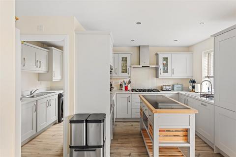 19 Dove Road, Pickering, YO18 7UD