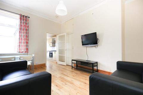 3 bedroom flat to rent, Grantham Road, Newcastle Upon Tyne NE2