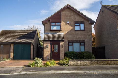 4 bedroom detached house for sale, Mallard Way, Penarth