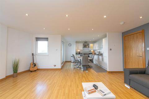 Flat 9, 5 Heron Place, Edinburgh, EH5 1GG