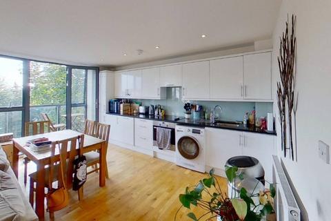 3 bedroom flat to rent, Queensbridge Road, Haggerston, London, E8