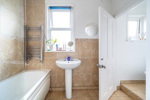 16a Westfield Road, London, W13 9JR