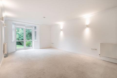 2 bedroom apartment to rent, Oakhurst Court, Hayes Lane, Kenley