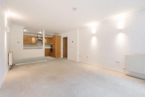 2 bedroom apartment to rent, Oakhurst Court, Hayes Lane, Kenley