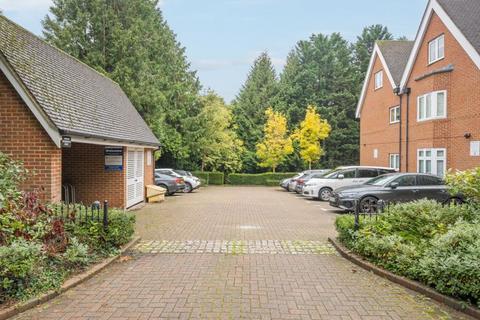 2 bedroom apartment to rent, Oakhurst Court, Hayes Lane, Kenley