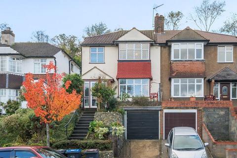 3 bedroom semi-detached house to rent, Northwood Avenue, Purley