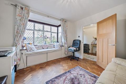 3 bedroom semi-detached house to rent, Northwood Avenue, Purley