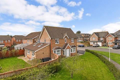 4 bedroom detached house for sale, Clarke Crescent, Ashford TN24