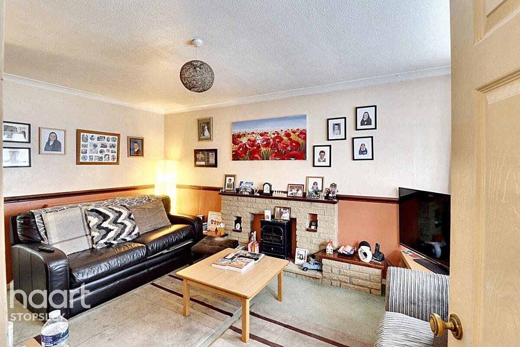 Orion Way, Leighton Buzzard 3 bed semidetached house for sale £375,000