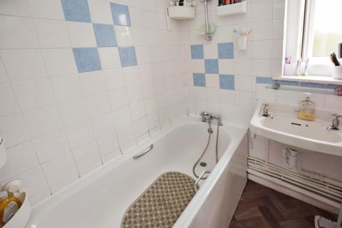 34a Lancelot Road, Exeter, EX4 9DA