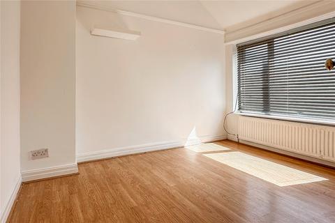 31 Whitegate Avenue, Chadderton, Oldham, OL9 8AH
