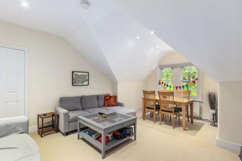 2 bedroom apartment for sale, Streathbourne Road, Tooting Bec, London, SW17 8QY