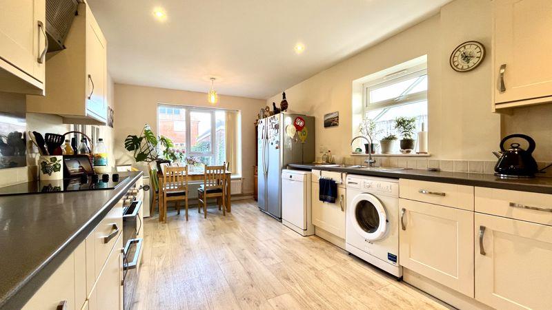 Kitchen/Dining Area