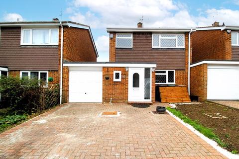 3 bedroom detached house for sale, Brompton Close, Luton