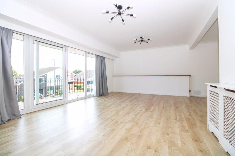 Woodlands Park Drive, Blaydon 3 bed detached house to rent £1,350 pcm