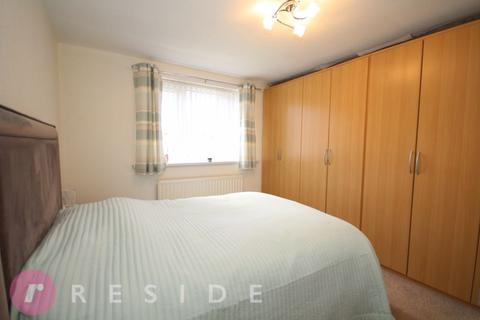 5 Thorp View, Royton, Oldham, OL2 5XT