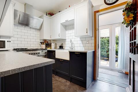 17 Barnsole Road, Gillingham, ME7 4DW