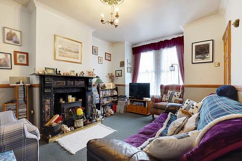 17 Barnsole Road, Gillingham, ME7 4DW