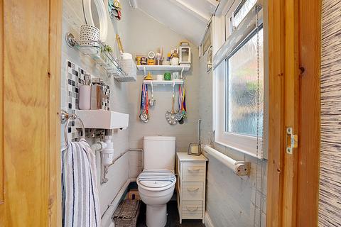 17 Barnsole Road, Gillingham, ME7 4DW