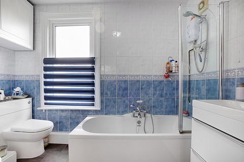 17 Barnsole Road, Gillingham, ME7 4DW