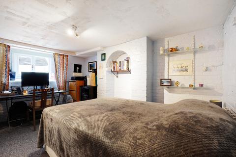 17 Barnsole Road, Gillingham, ME7 4DW