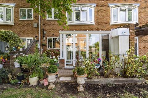 1 bedroom apartment for sale, Buckingham Avenue, Perivale