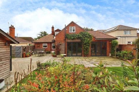 4 bedroom detached house for sale, Wivenhoe Road, Alresford, CO7