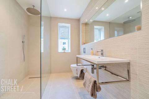 21 Brookside, Hornchurch, RM11 2RR