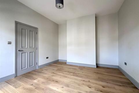 2 bedroom flat to rent, Felix Avenue, London N8