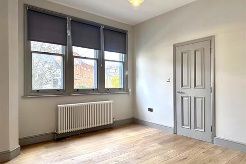 2 bedroom flat to rent, Felix Avenue, London N8